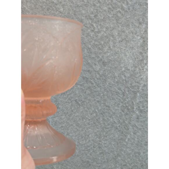 Tiara Frosted‎ Glass Goblet Leaf Pattern Indiana Art MCM Glass Vintage - Picture 6 of 9